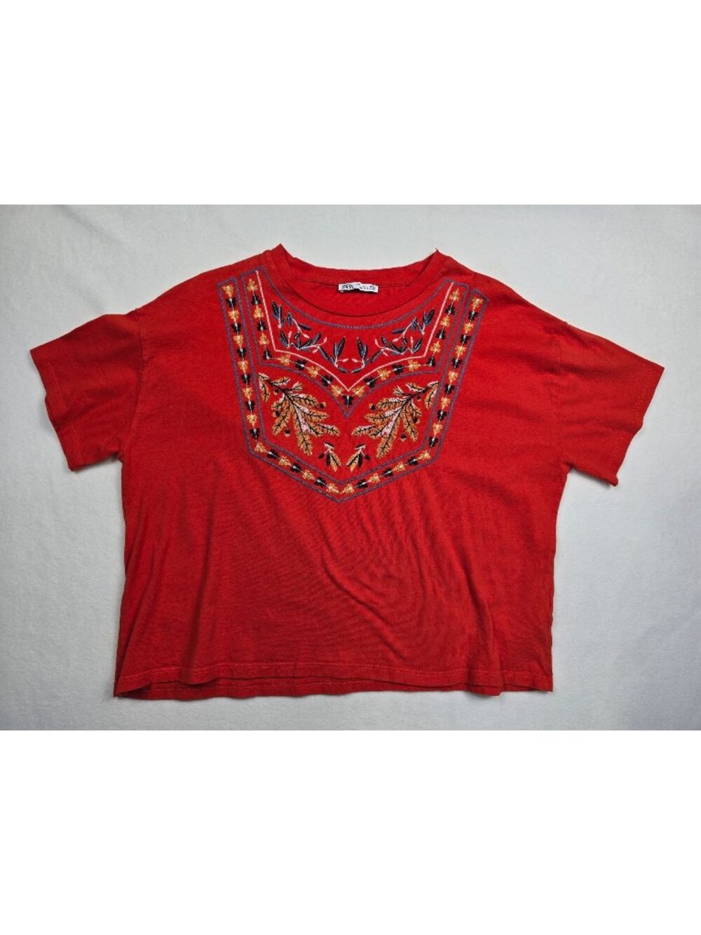 Zara Womens large Floral Embroidered Cotton Short Sleeve Loose Fit Tee Top